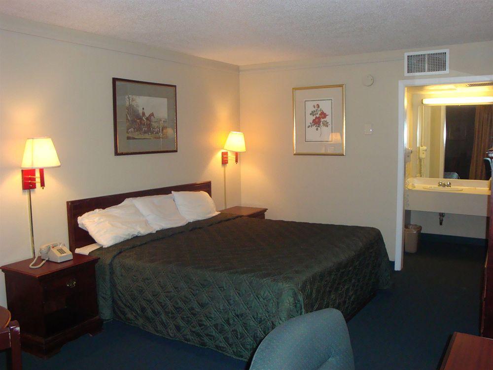 Econo Lodge Asheboro Eksteriør billede